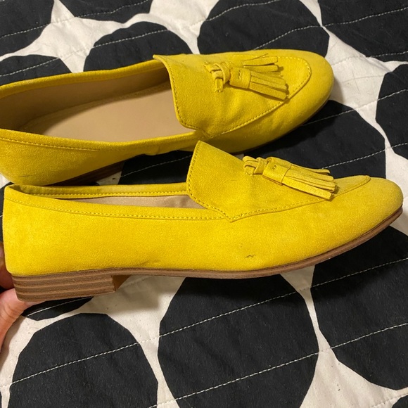 Gold faux suede tasseled loafers - Picture 6 of 6